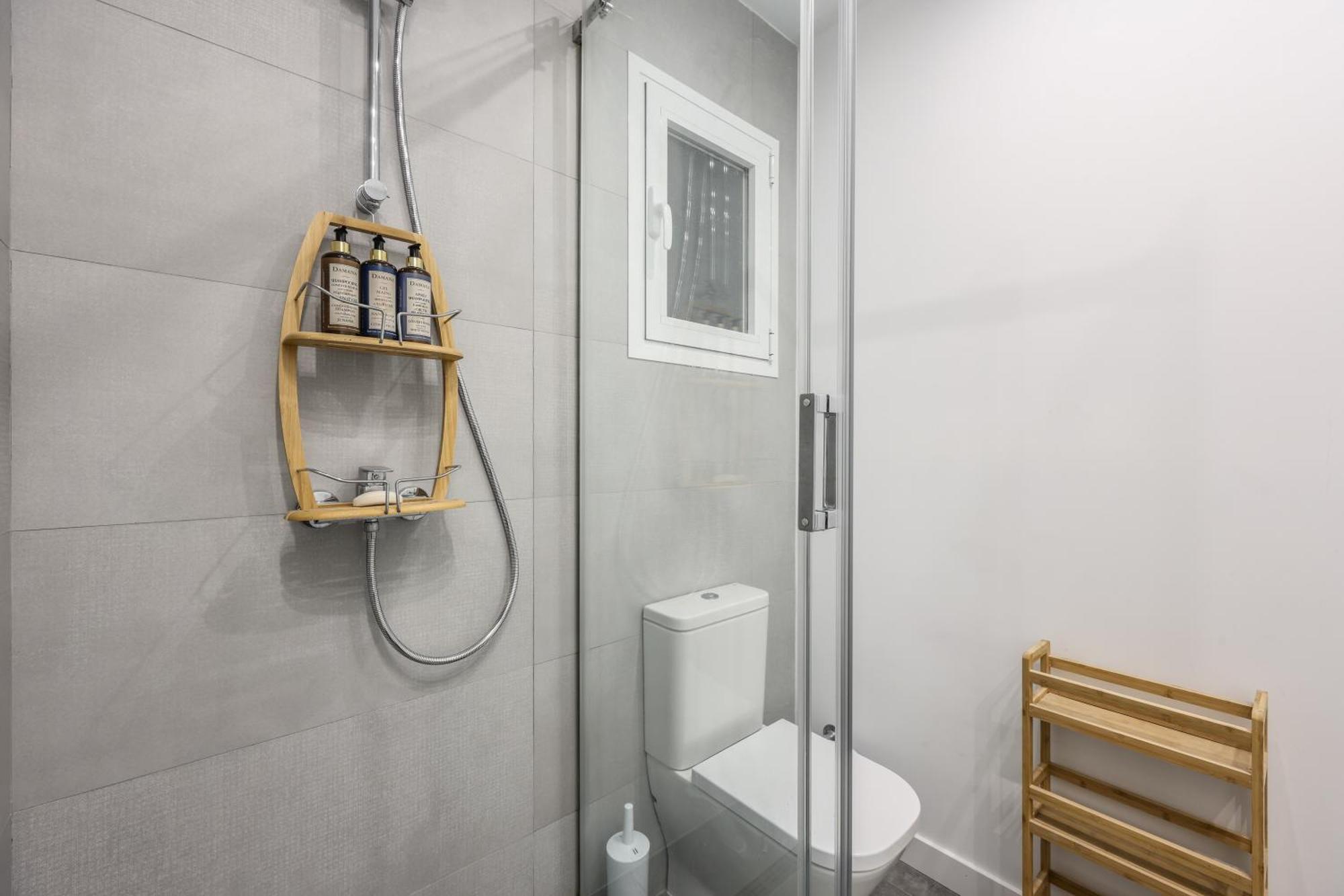 Be Coliving Madrid Centro Hotel Exterior photo
