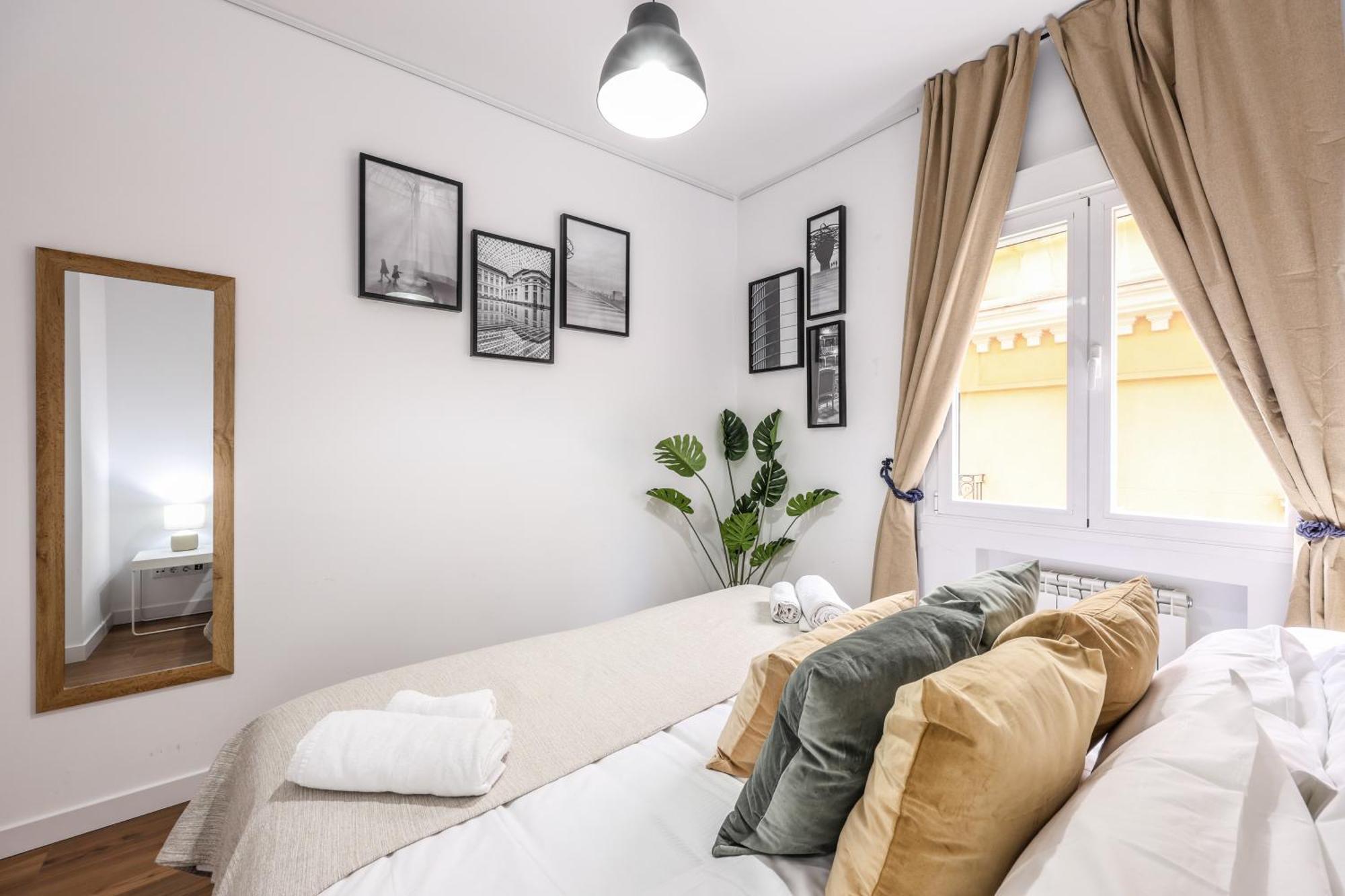 Be Coliving Madrid Centro Hotel Exterior photo