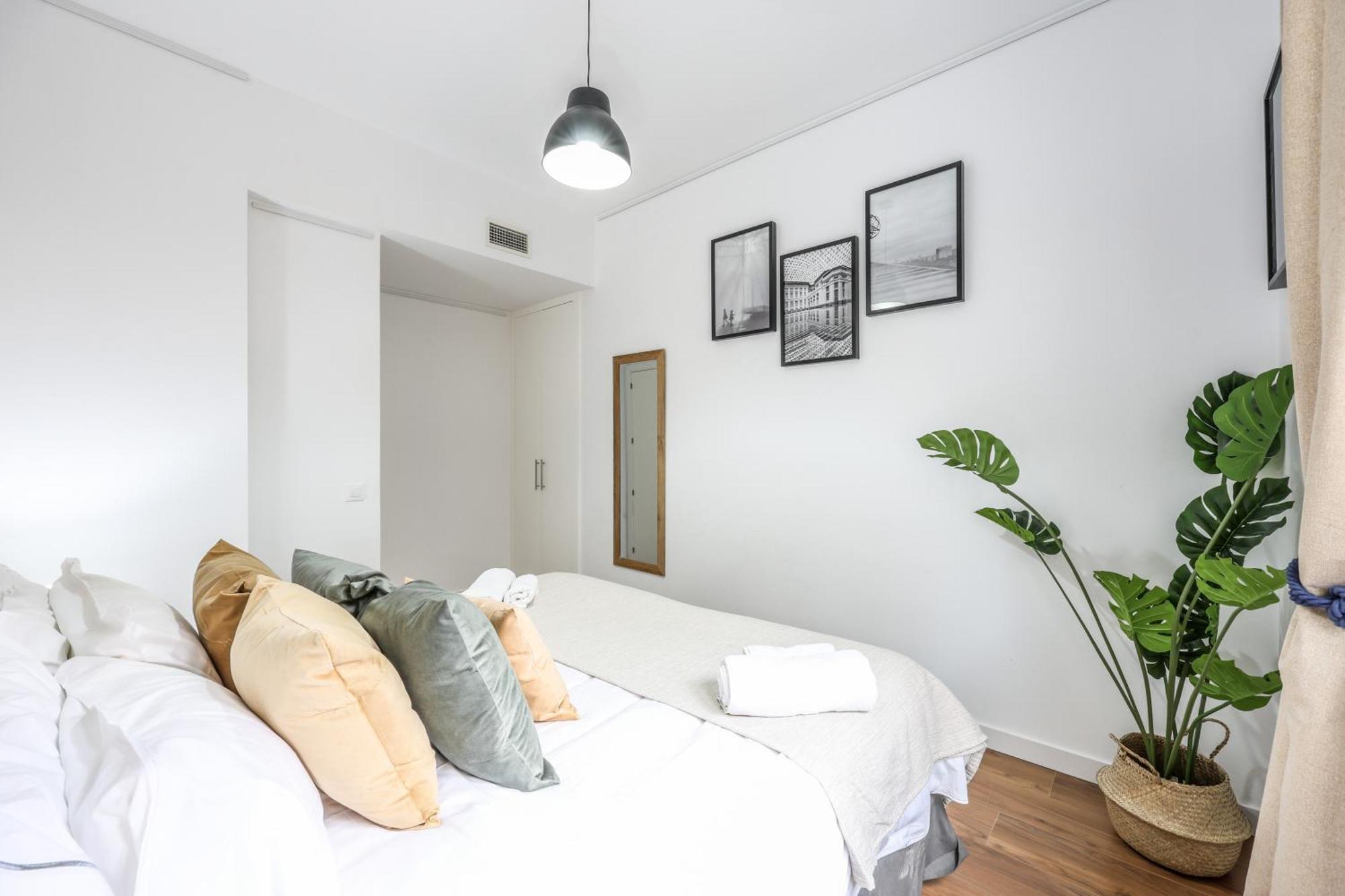 Be Coliving Madrid Centro Hotel Exterior photo