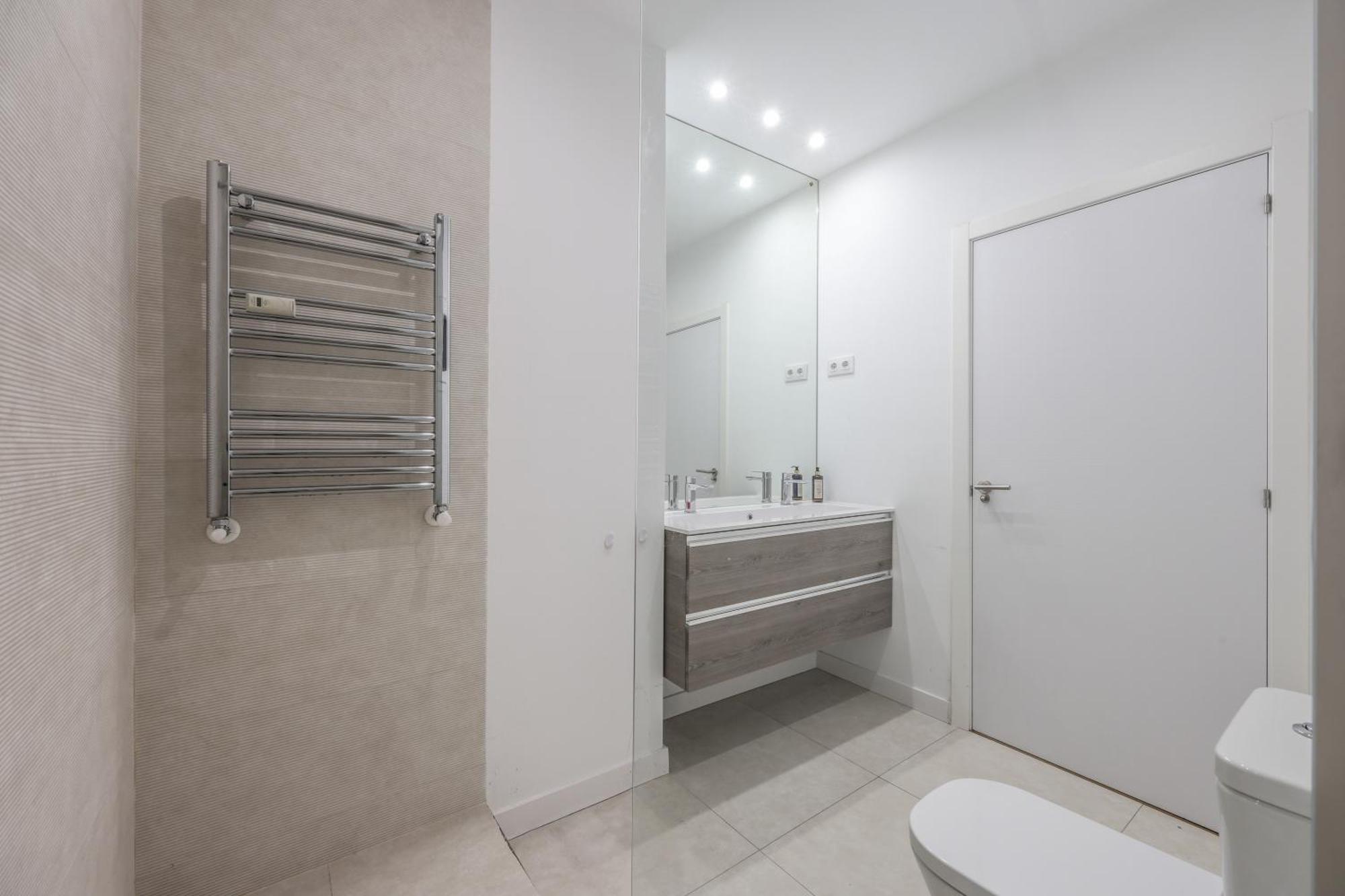 Be Coliving Madrid Centro Hotel Exterior photo
